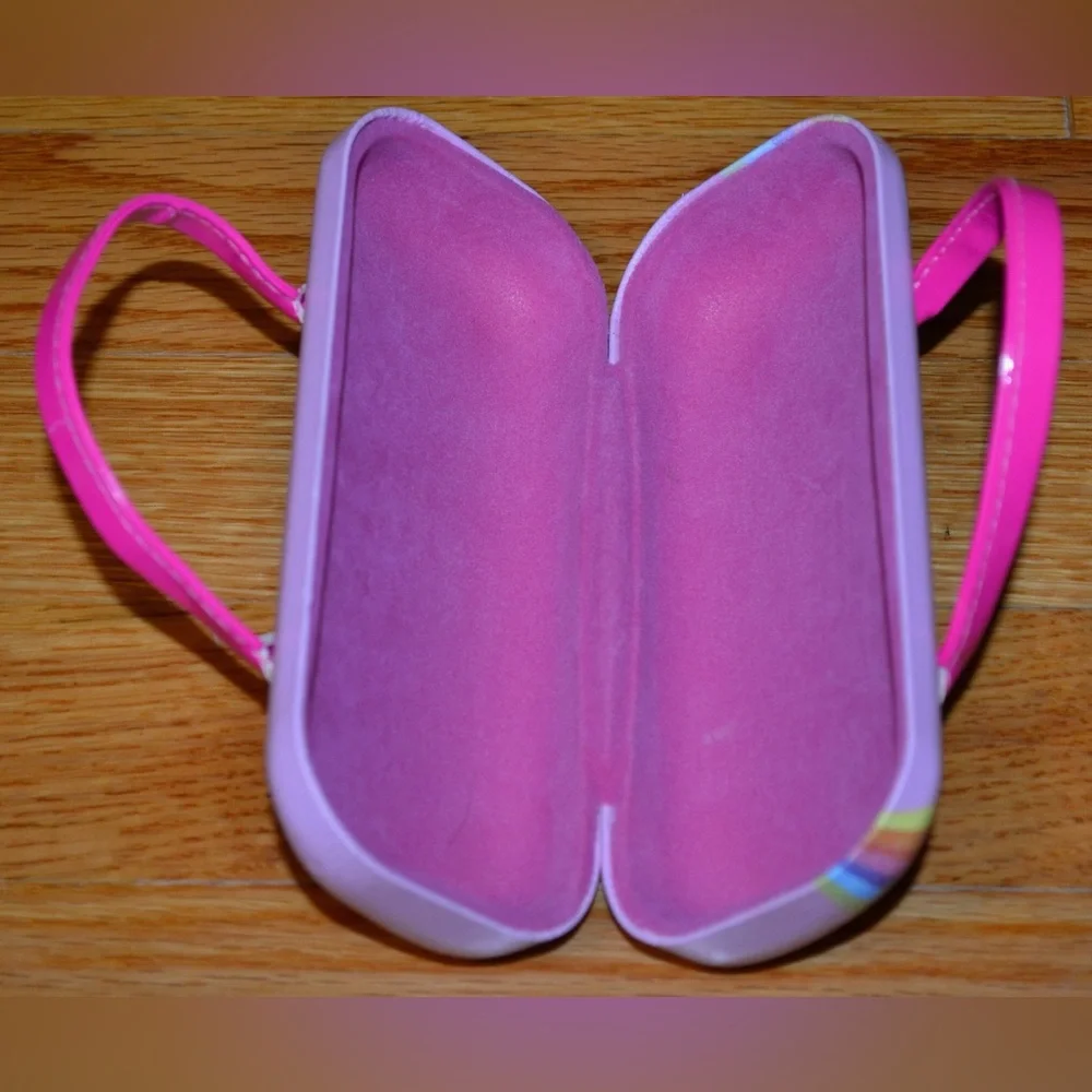 Youth girls Shopkins sunglasses and carrying case